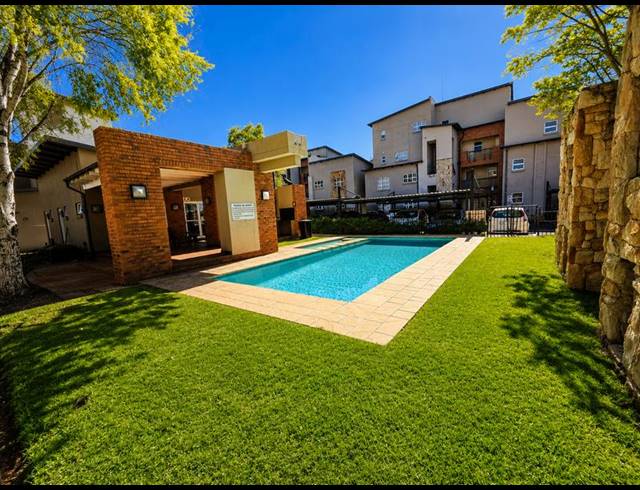 1 BEDROOM APARTMENT FOR SALE IN PINESLOPES